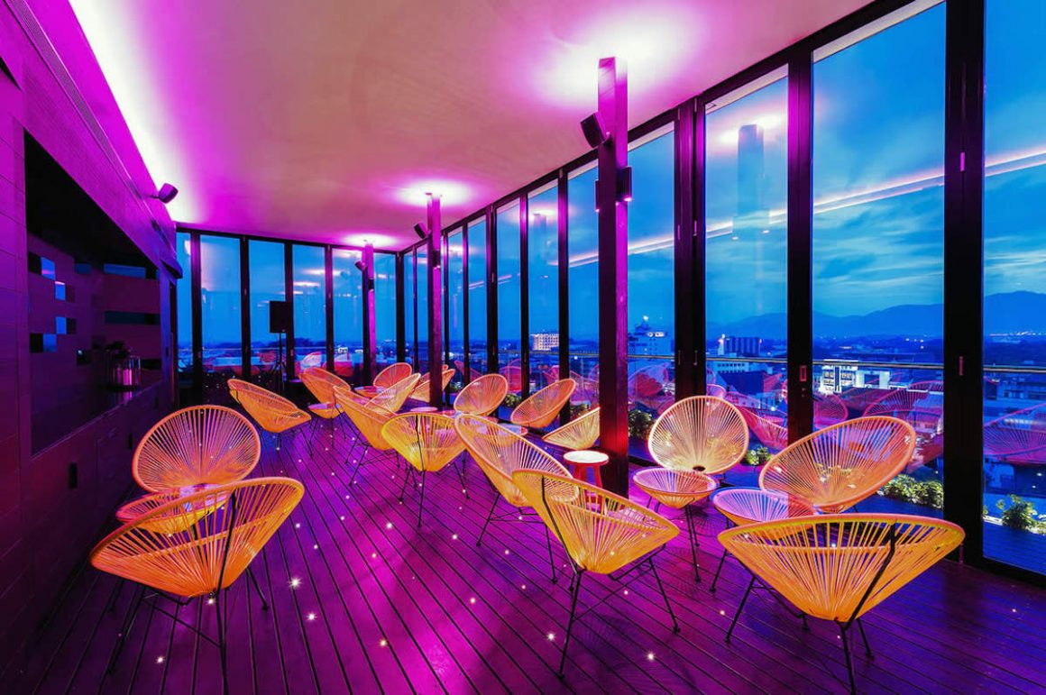 MÙ Rooftop Bar