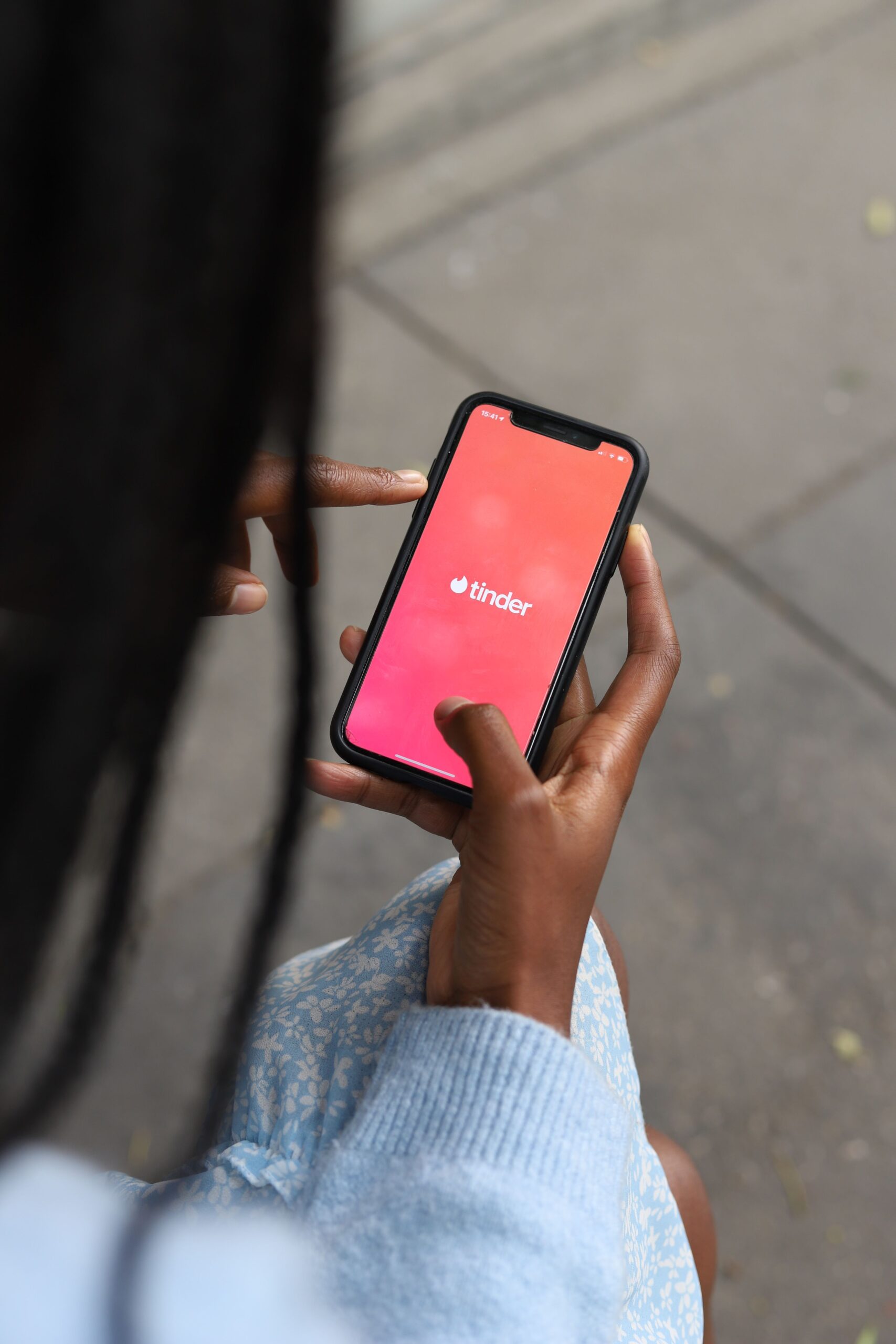 Dating Apps vs Escort Website: One Feels Exciting, One Actually Delivers