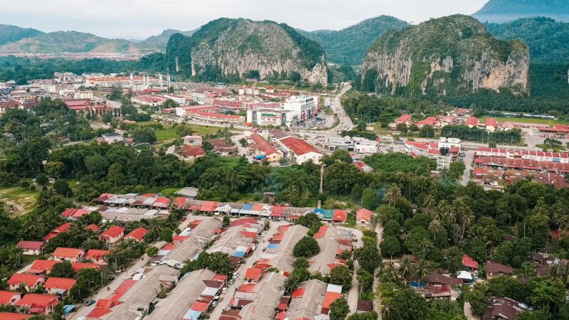Ipoh Travel Guide: Food, Old Town, Cave Temples & Private Nightlife Ideas