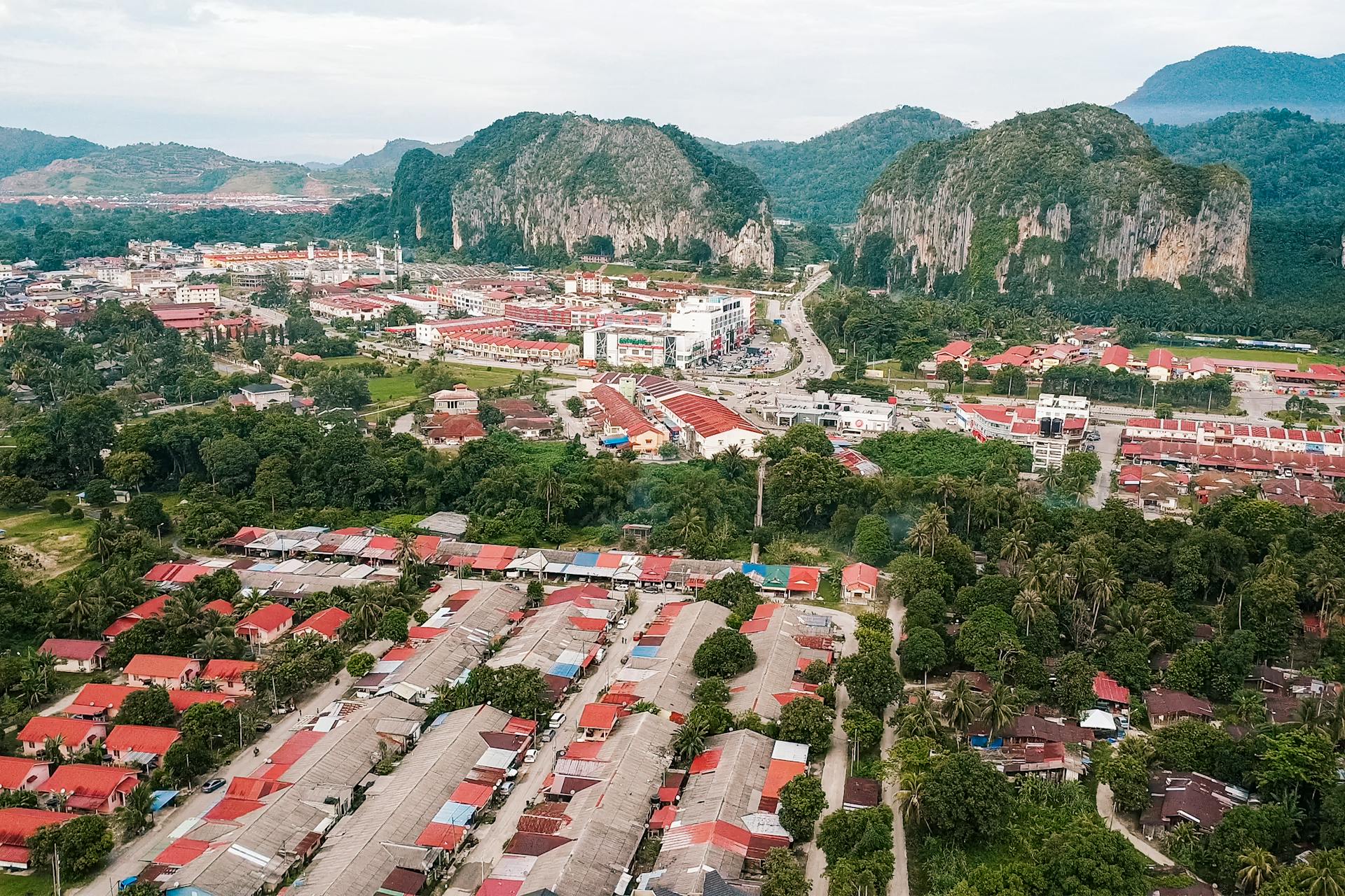 Ipoh Travel Guide: Food, Old Town, Cave Temples & Private Nightlife Ideas