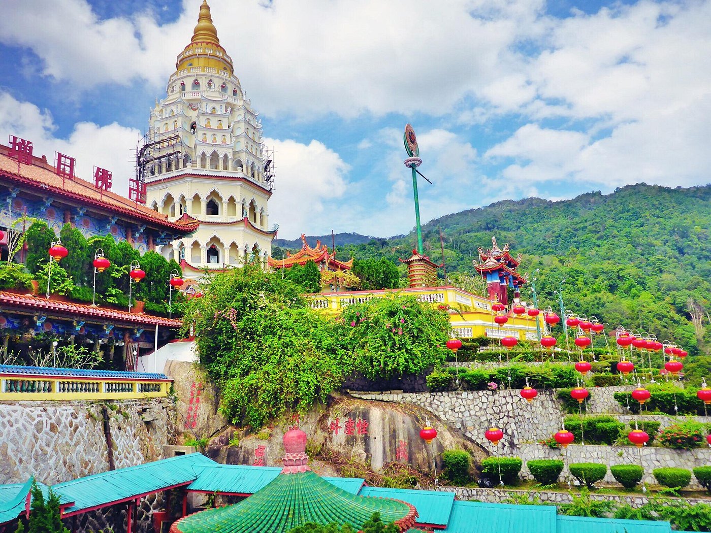 Penang Travel Guide for Adults: Food, Nightlife, Beaches and B2B Massage